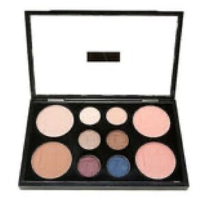 Ready To Wear Denim Collection Face Palette with Diverse Shades